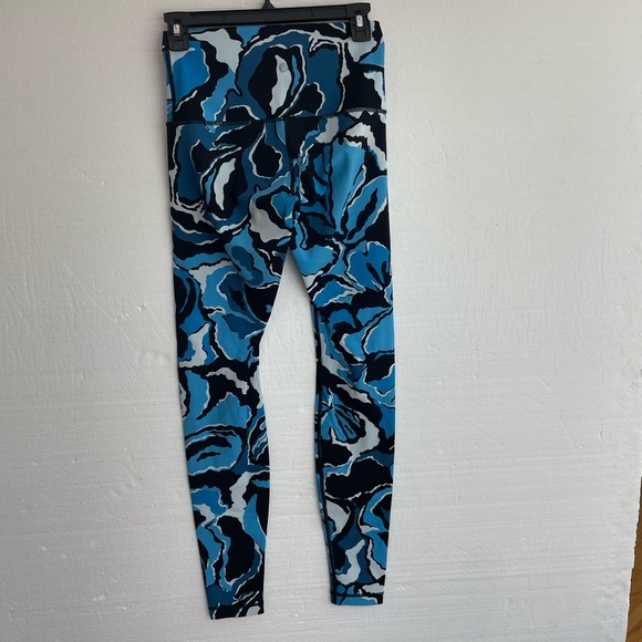 EUC Lululemon Wunder Under Pant Size 6 Boom Bloom Beach Blanket Blue Ice Milk - Picture 5 of 10